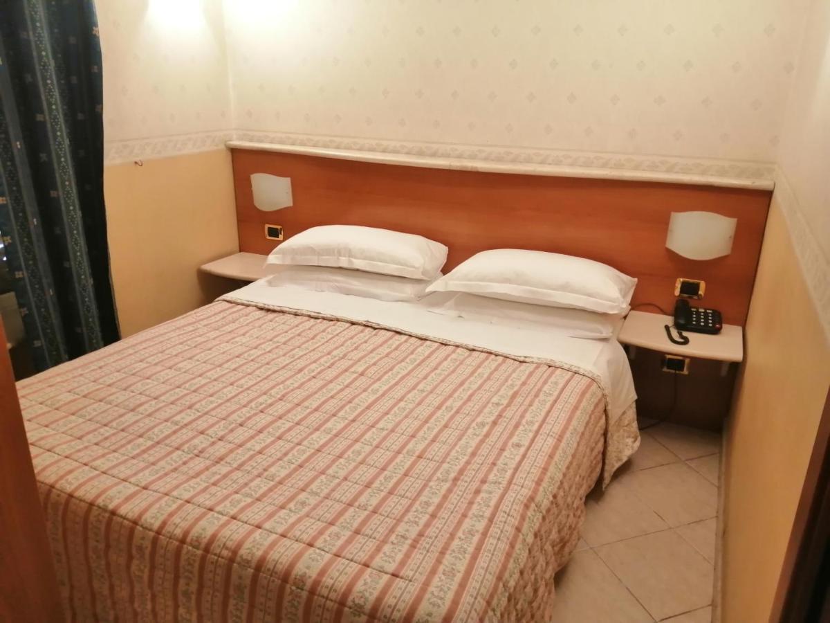 Hotel Verona Roma Exterior foto